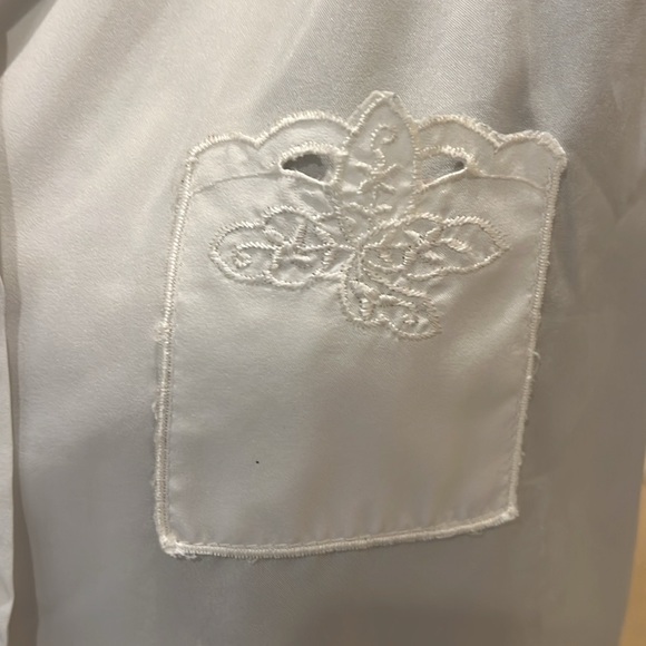 Vintage Rhapsody White Short Sleeve Embroidered Blouse - Picture 3 of 7